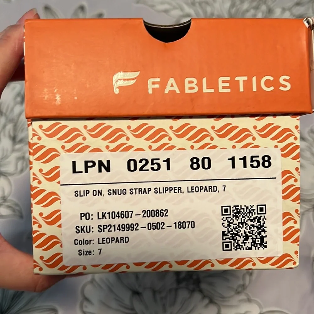 Fabletics Snug Slipper Size 7 - Picture 5 of 5